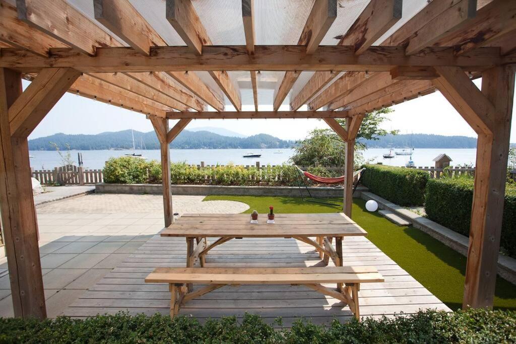 Iconic 3-Story Waterfront 'Marina House' W/ View Villa Гибсънс Екстериор снимка
